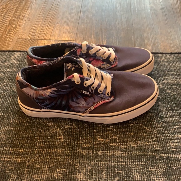 Hawaiian floral print lace up vans - Picture 2 of 6